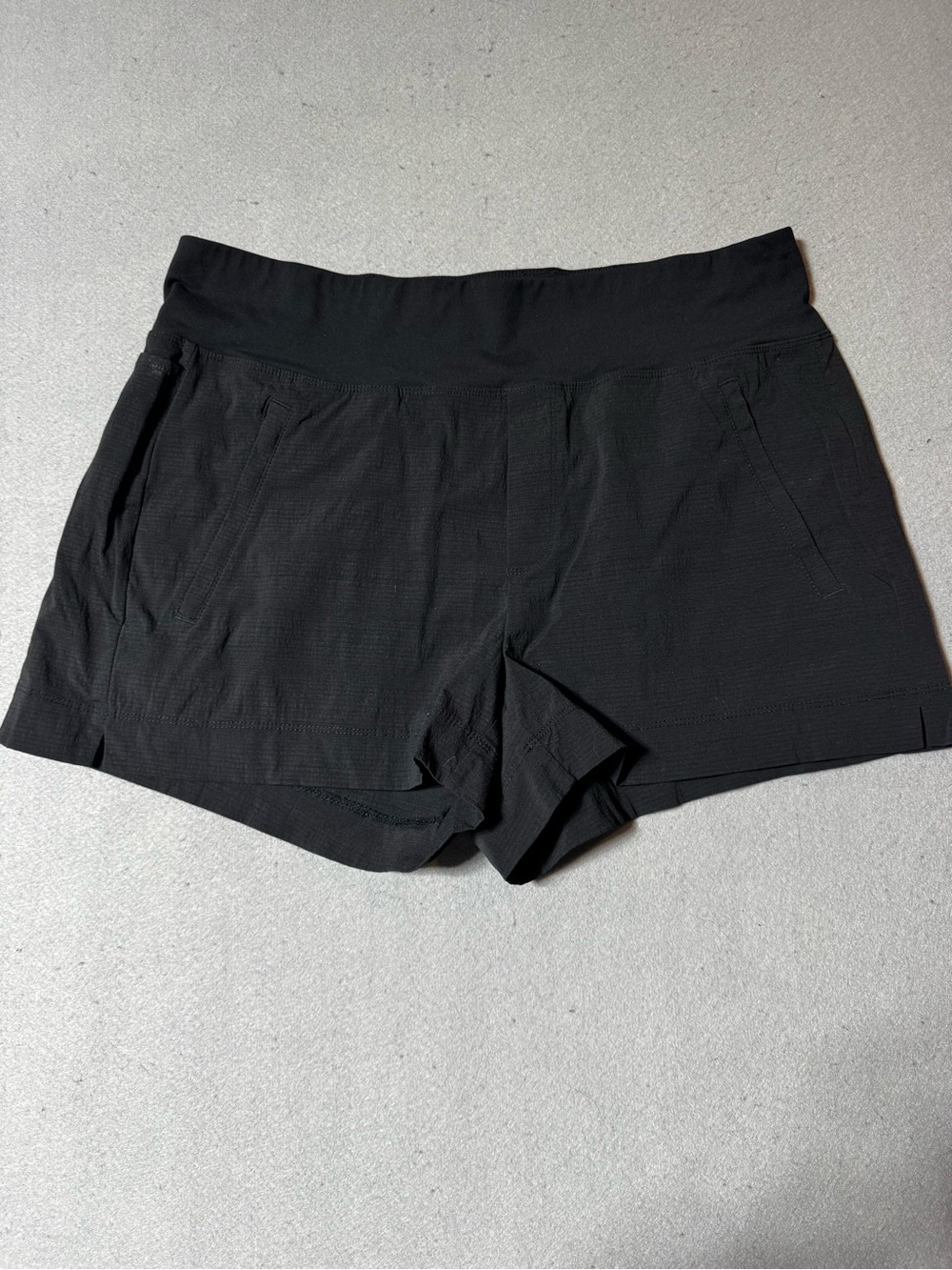 Athleta Black Performance Waistband Athletic Shorts Size 12